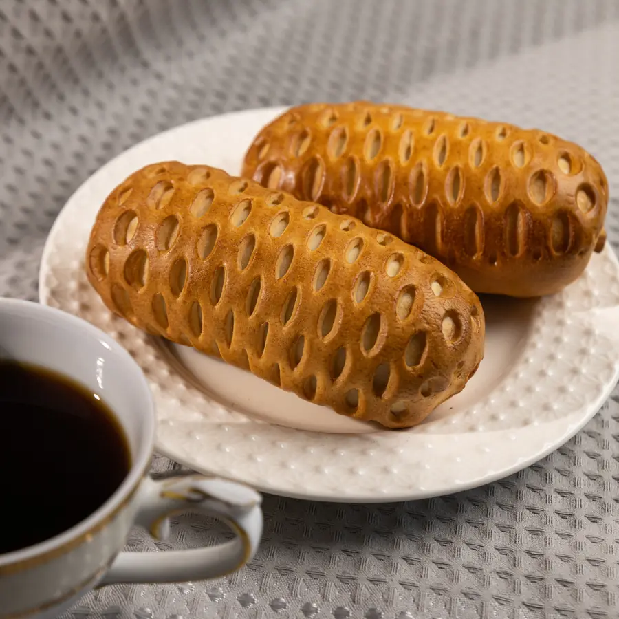Пирожок со сгущенкой